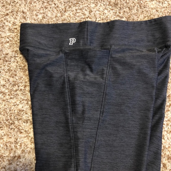 Victoria’s Secret PINK Ultimate Crop Legging - Picture 4 of 5